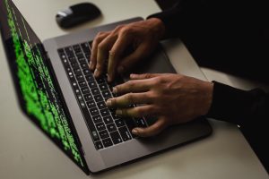 undang undang penipuan online