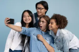 Tips PDKT Politik ke Gen Z: Begini Cara Dekatin Mereka di Era Distrust dan Skeptisisme